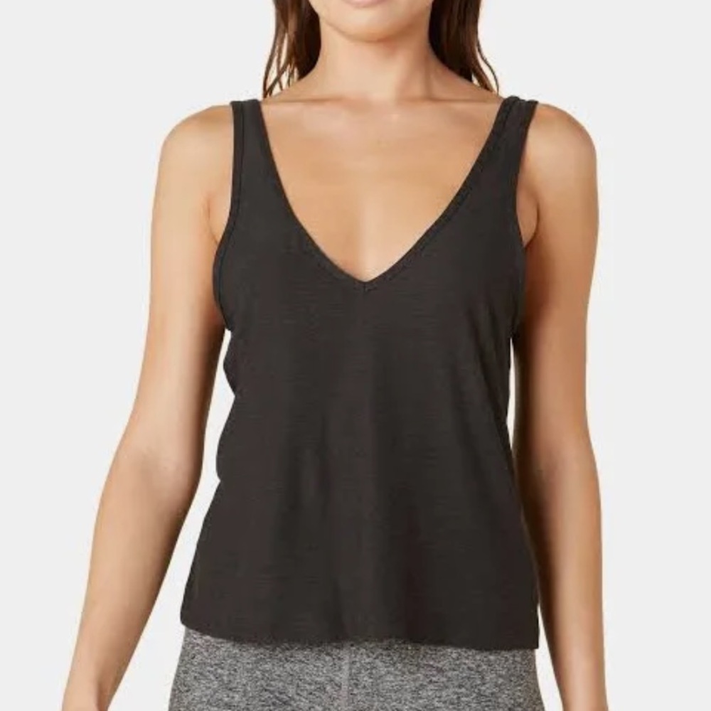 Nwt beyond yoga tanks m